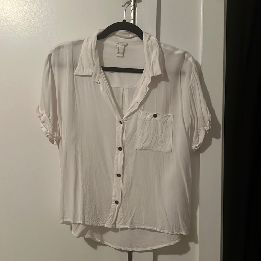 Forever 21 White Short Sleeve Cotton Button Down Shirt — Size: S